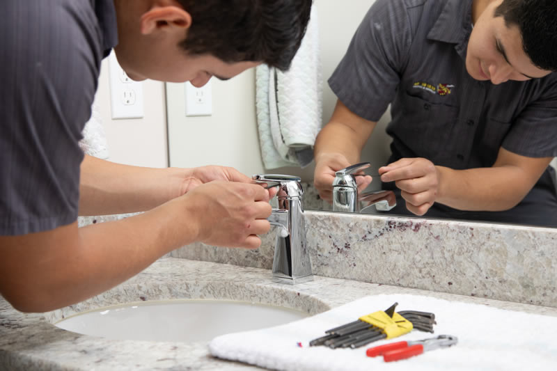 Faucet sinks